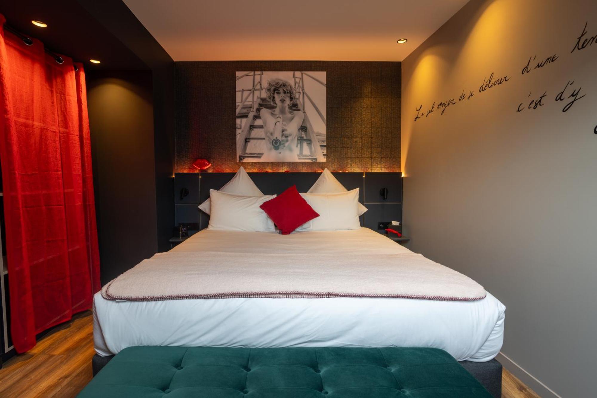 Hotel Miura Voglans Esterno foto